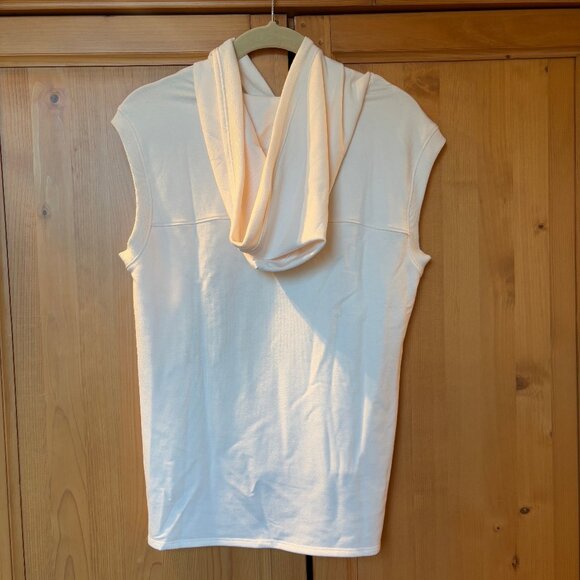 Sleeveless hoodie - Picture 2 of 12